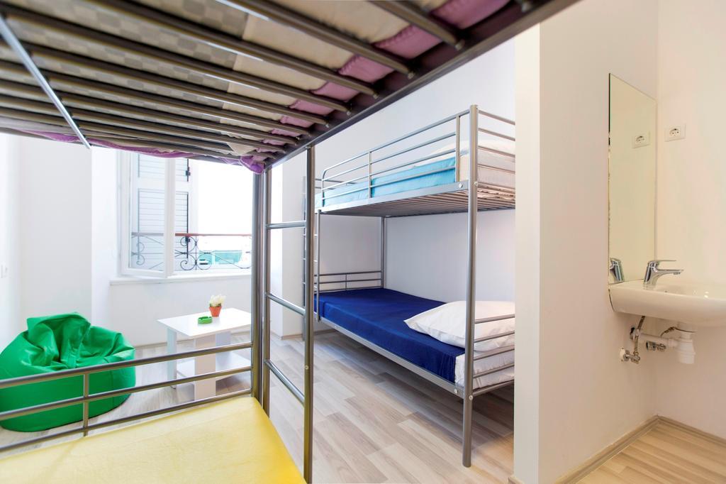 Downtown Hostel สปลิท ภายนอก รูปภาพ